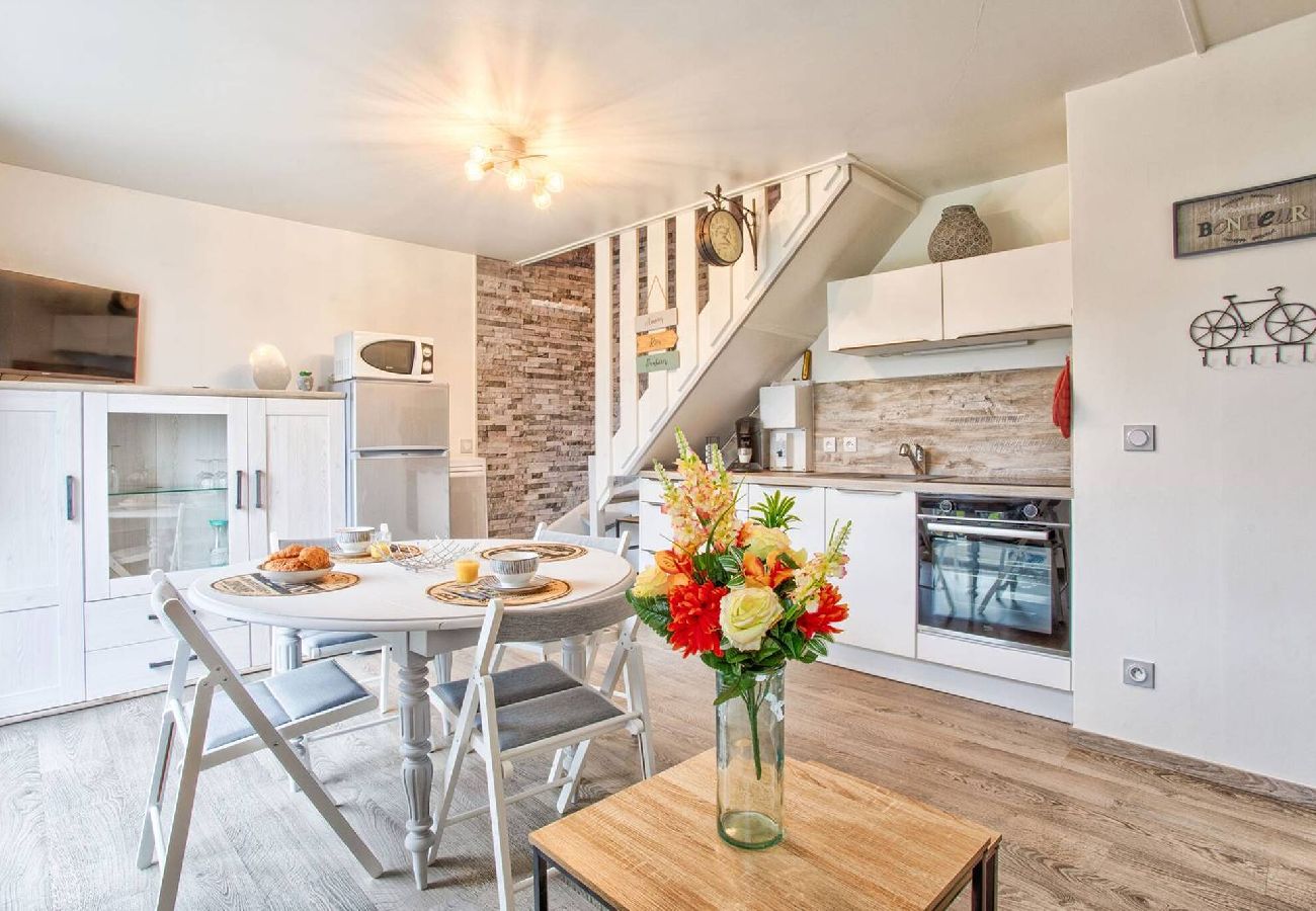 Appartement à Merville-Franceville-Plage - CLE-M-FLEURIE 44
